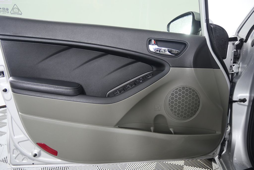 2016 Kia Forte LX 7