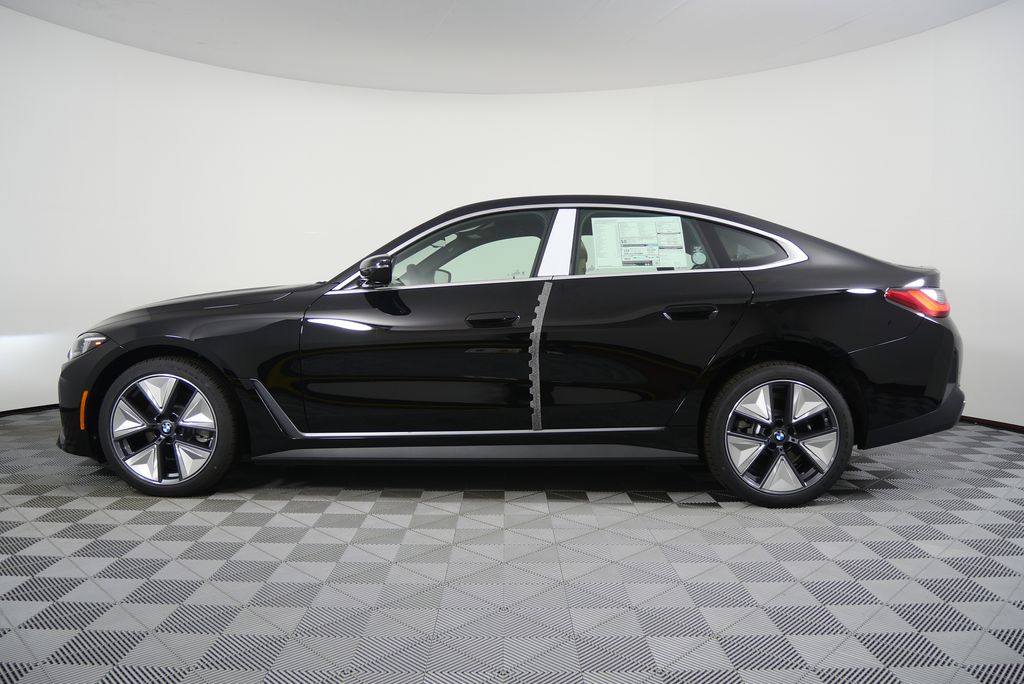 Thumbnail: 2025 BMW i4 - 6