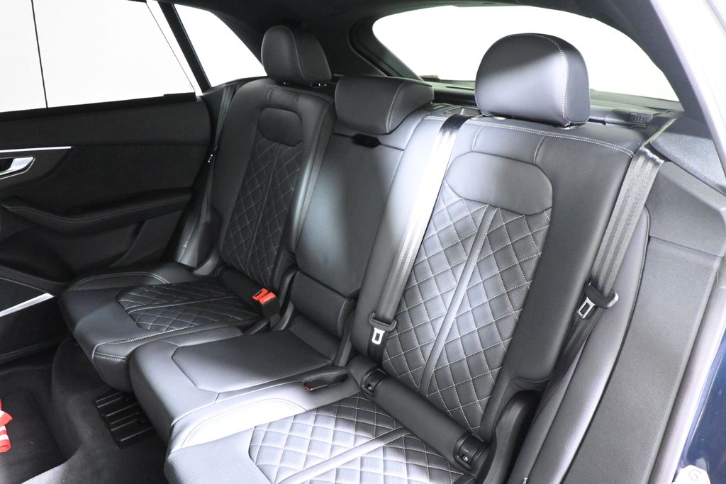 Thumbnail: 2026 Audi SQ8 - 4