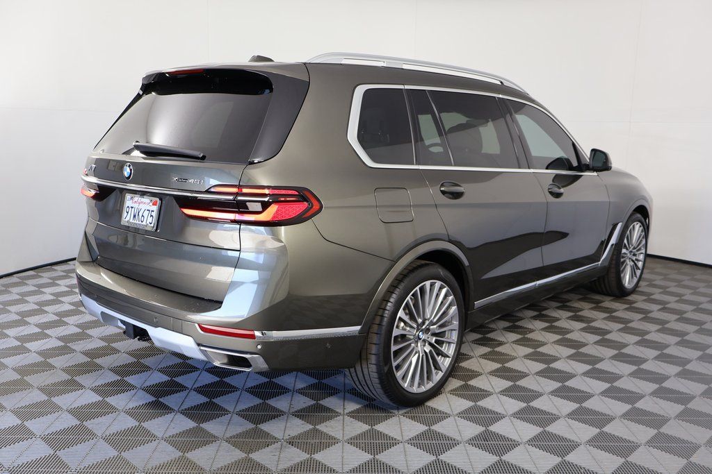 Thumbnail: 2025 BMW X7 - 4