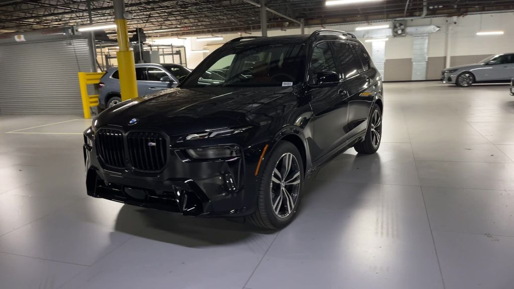 2025 BMW X7 M60i 3