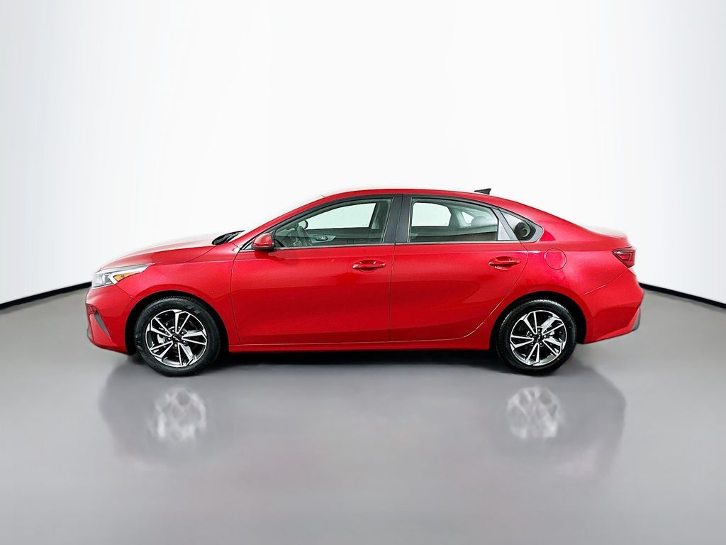 Thumbnail: 2022 Kia Forte - 8
