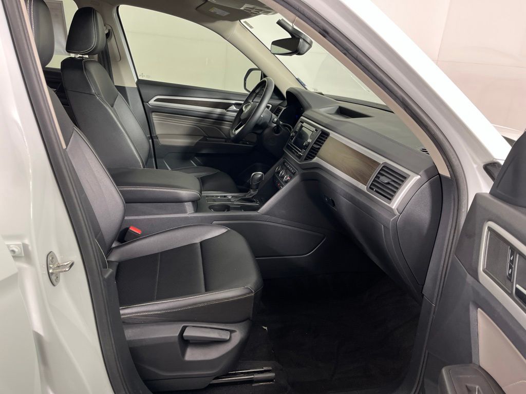Thumbnail: 2022 Volkswagen Atlas - 8