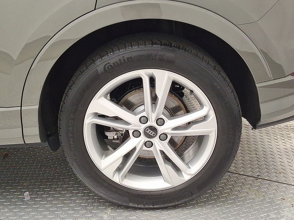 Thumbnail: 2023 Audi Q3 - 7