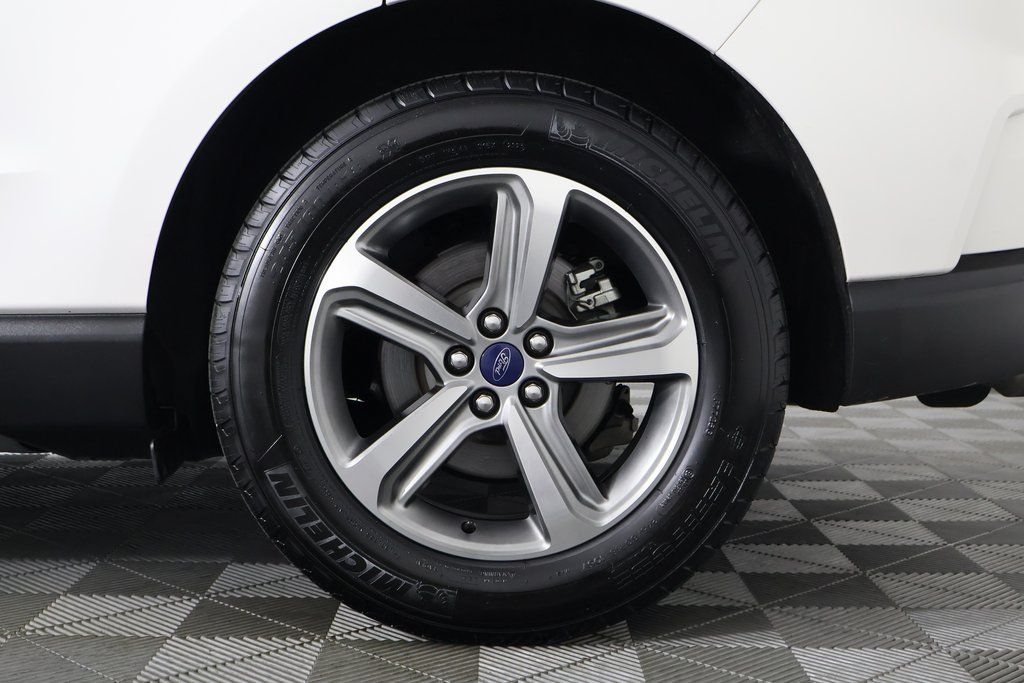 Thumbnail: 2019 Ford Edge - 16
