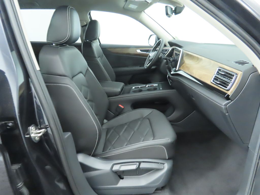 Thumbnail: 2025 Volkswagen Atlas - 21