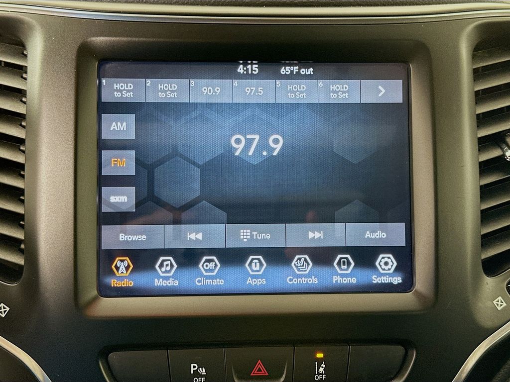 Thumbnail: 2021 Jeep Cherokee - 14