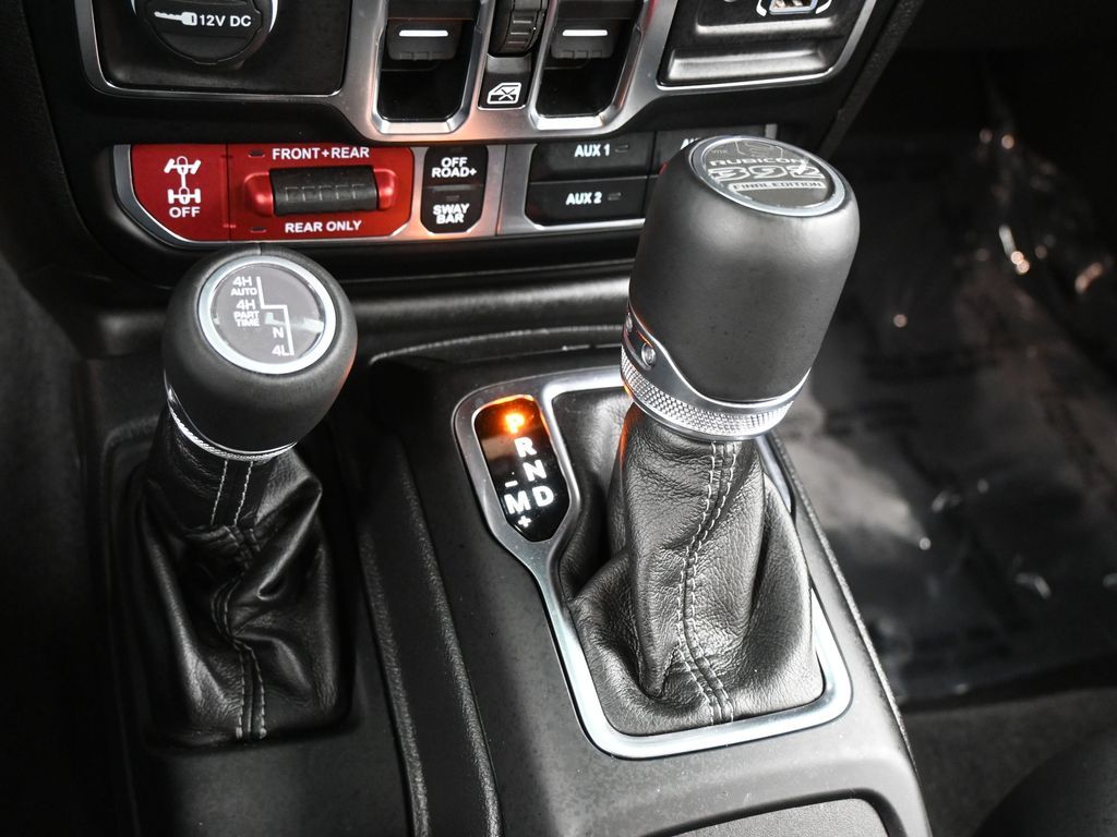 Used 2025 Black Clearcoat Jeep Rubicon 392 image 22