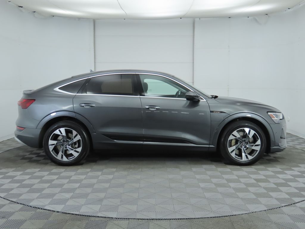2022 Audi e-tron S Prestige 4