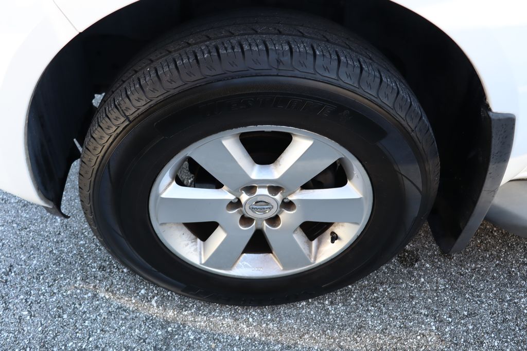 Thumbnail: 2012 Nissan Pathfinder - 4