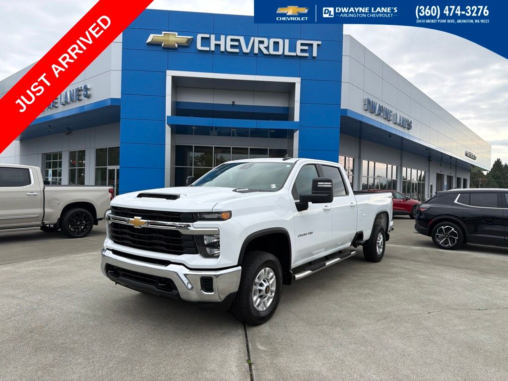 Summit White 2026 Chevrolet Silverado 2500HD Pickup Truck Four-Wheel Drive Automatic