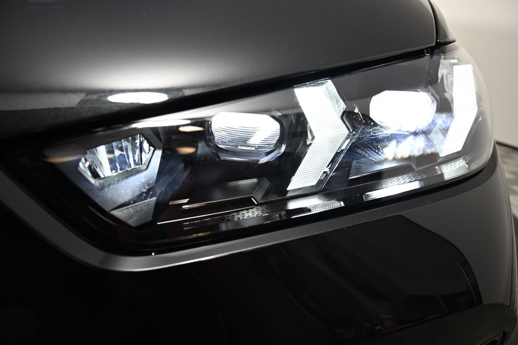 Thumbnail: 2026 BMW X5 - 9