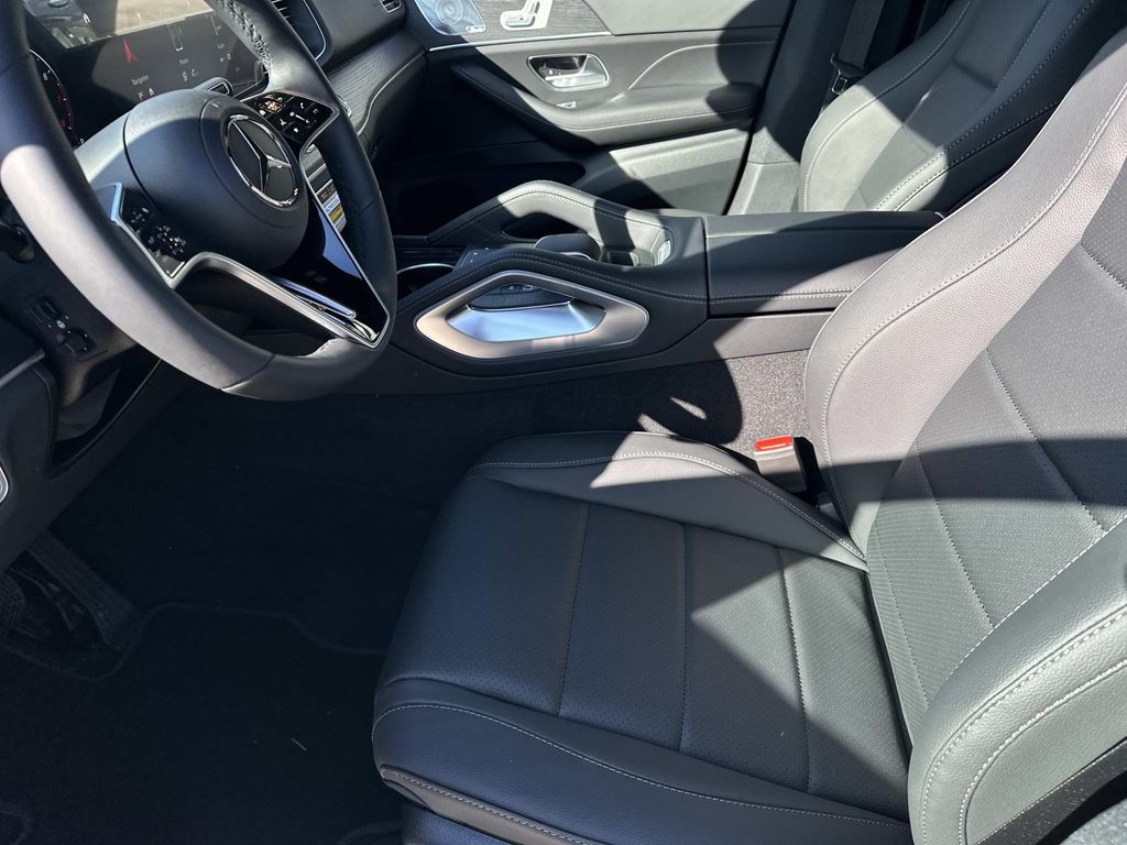 Thumbnail: 2026 Mercedes-Benz GLE - 15