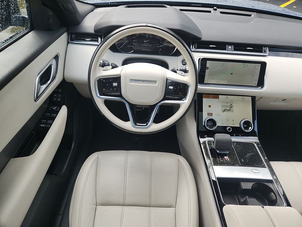 Thumbnail: 2022 Land Rover Range Rover Velar - 11