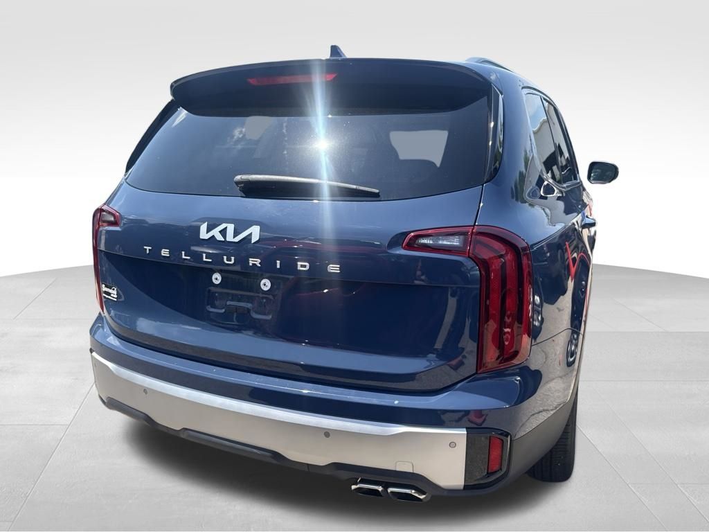 Certified Used 2024 Black Kia S image 12