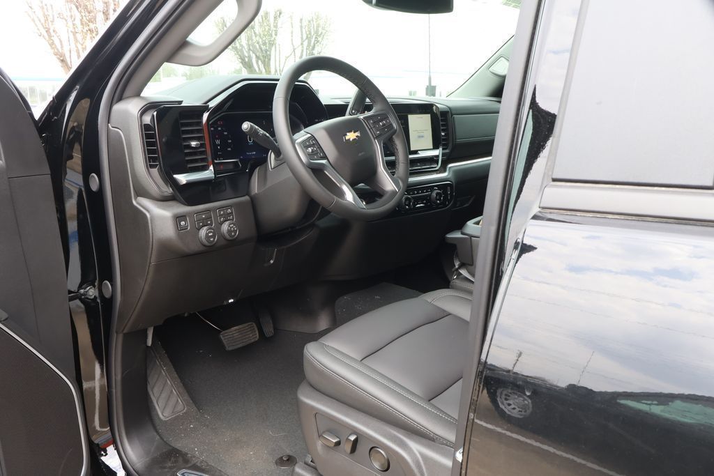 Thumbnail: 2026 Chevrolet Silverado 2500 - 11