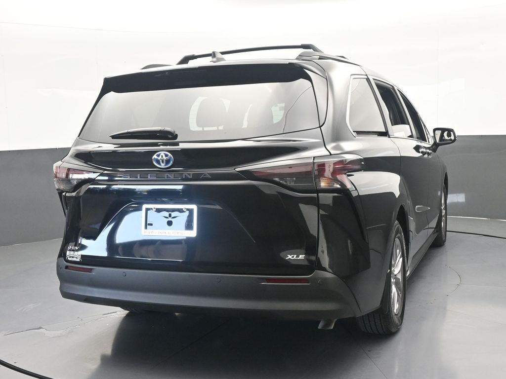 Used 2025 Midnight Black Metallic Toyota XLE image 5