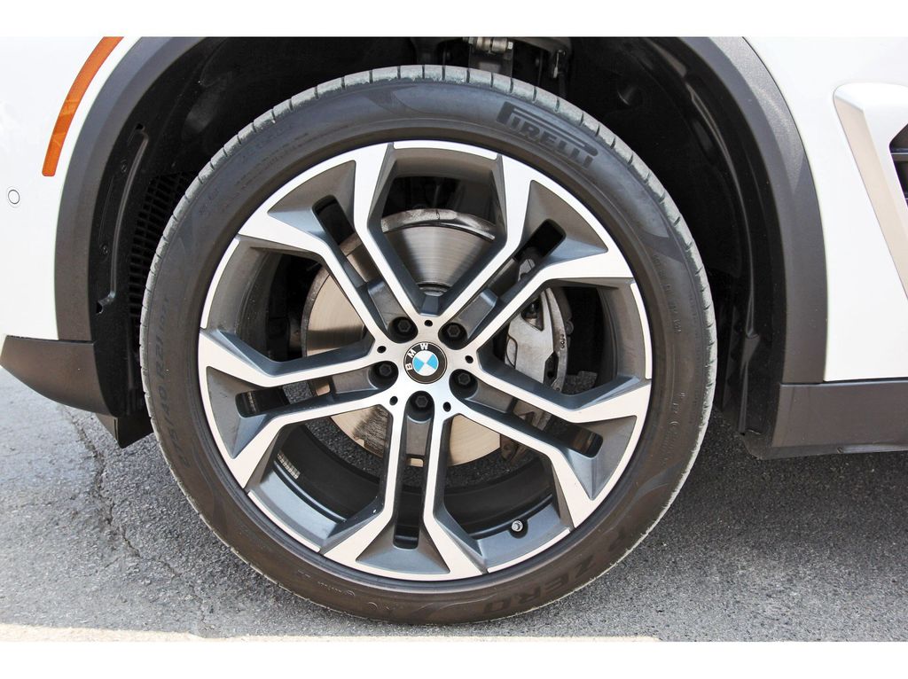 2025 BMW X5 sDrive40i White at DeMontrond Auto Country