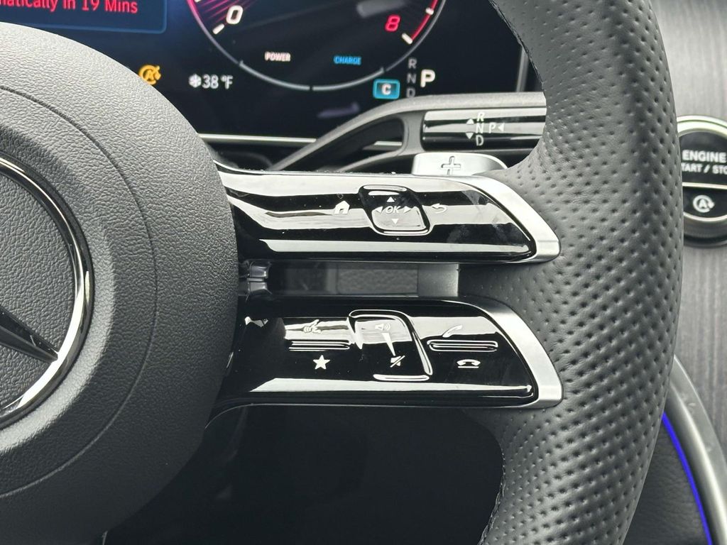 2025 Mercedes-Benz GLC 300 12
