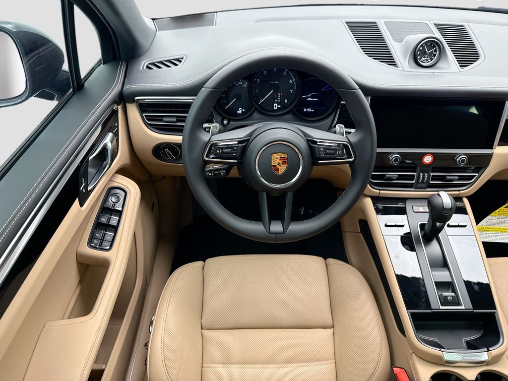 Thumbnail: 2026 Porsche Macan - 12