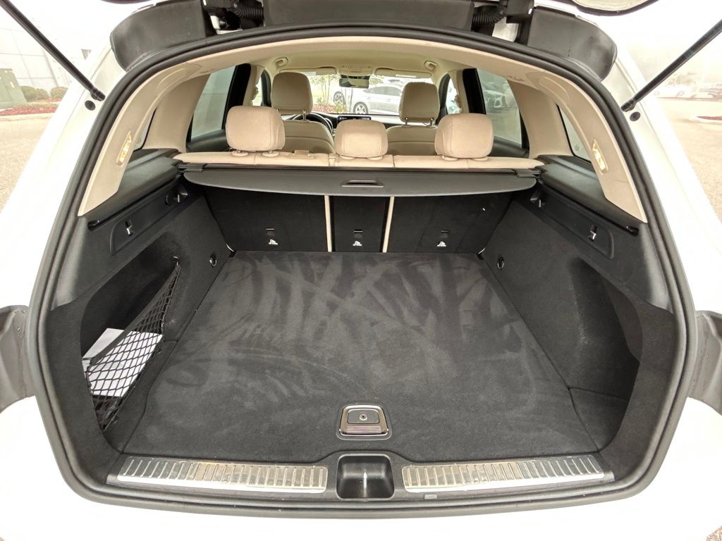 Used 2022  Mercedes-Benz GLC 300 image 45