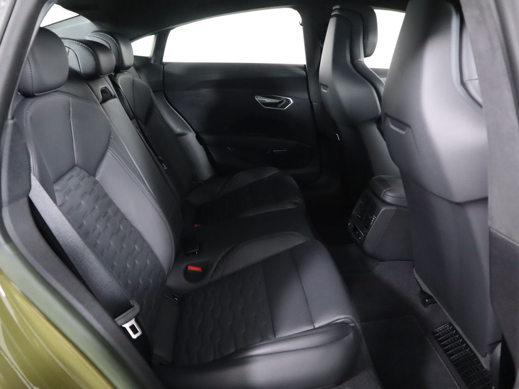 Thumbnail: 2022 Audi RS e-tron GT - 23