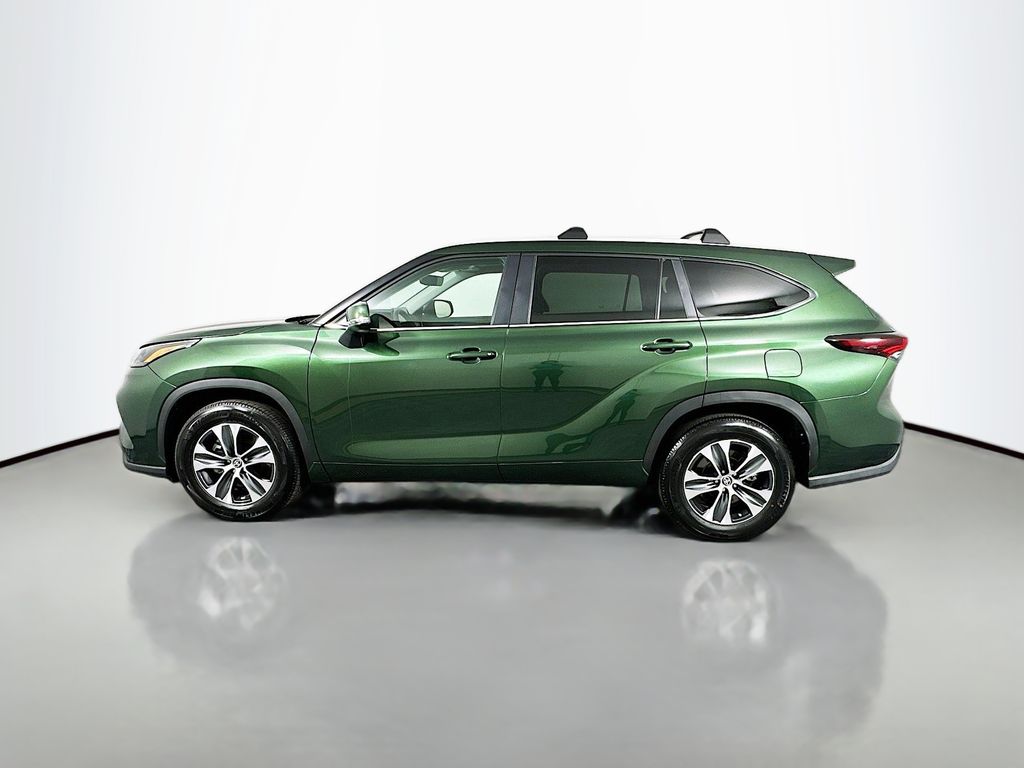 2024 Toyota Highlander XLE 8