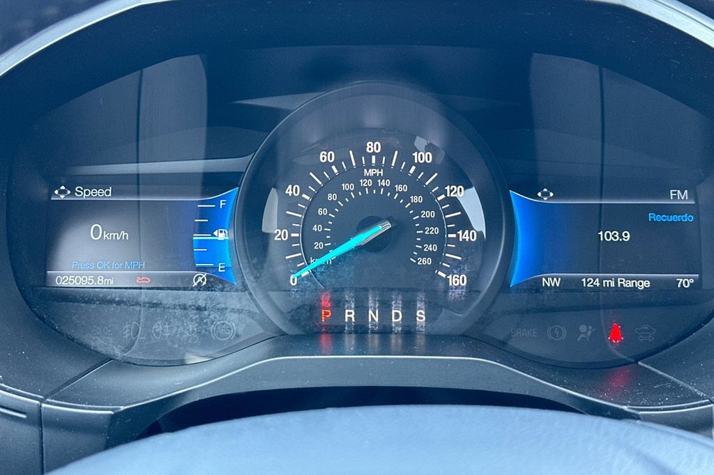 2022 Ford Edge SEL photo