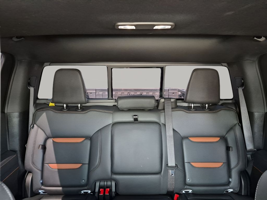 Used 2025 White GMC AT4 image 44