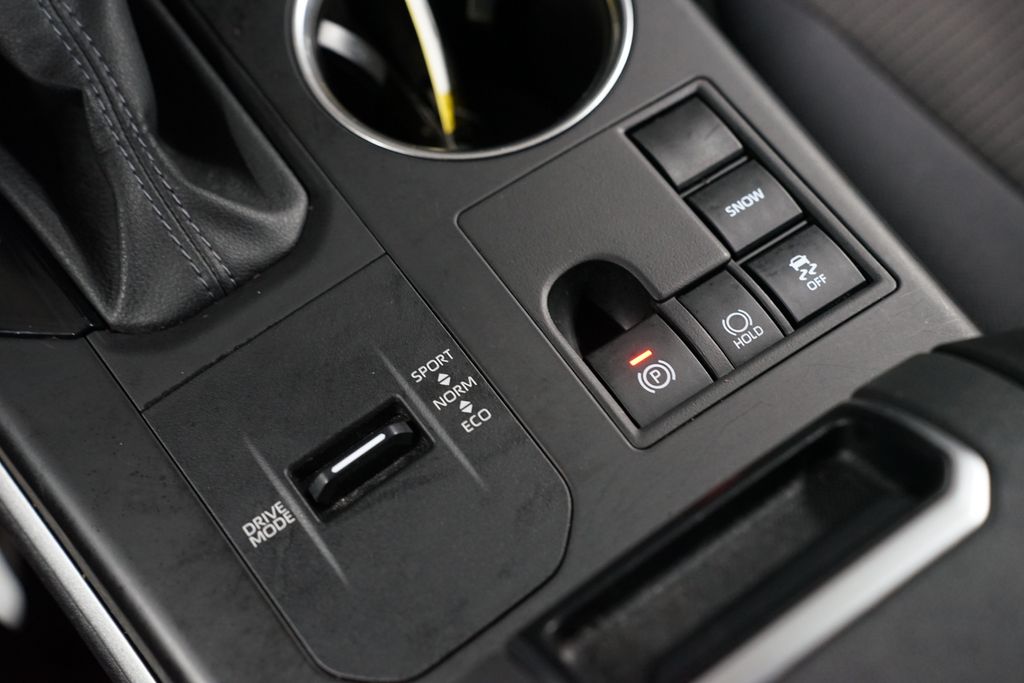 Thumbnail: 2024 Toyota Highlander - 21