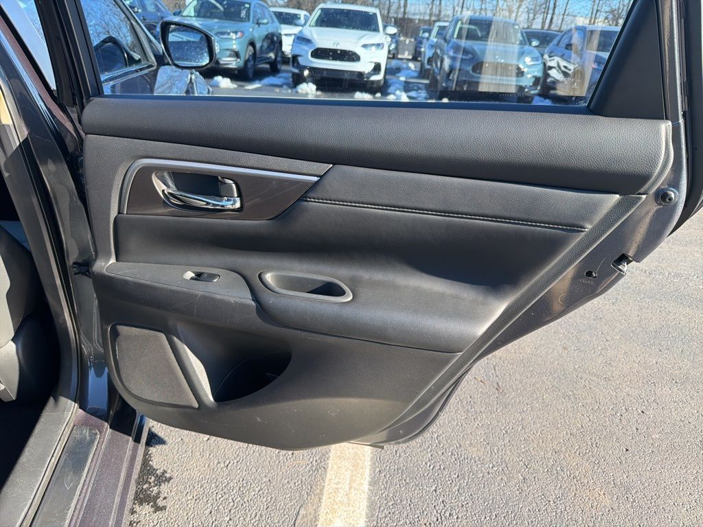 Thumbnail: 2013 Nissan Altima - 24