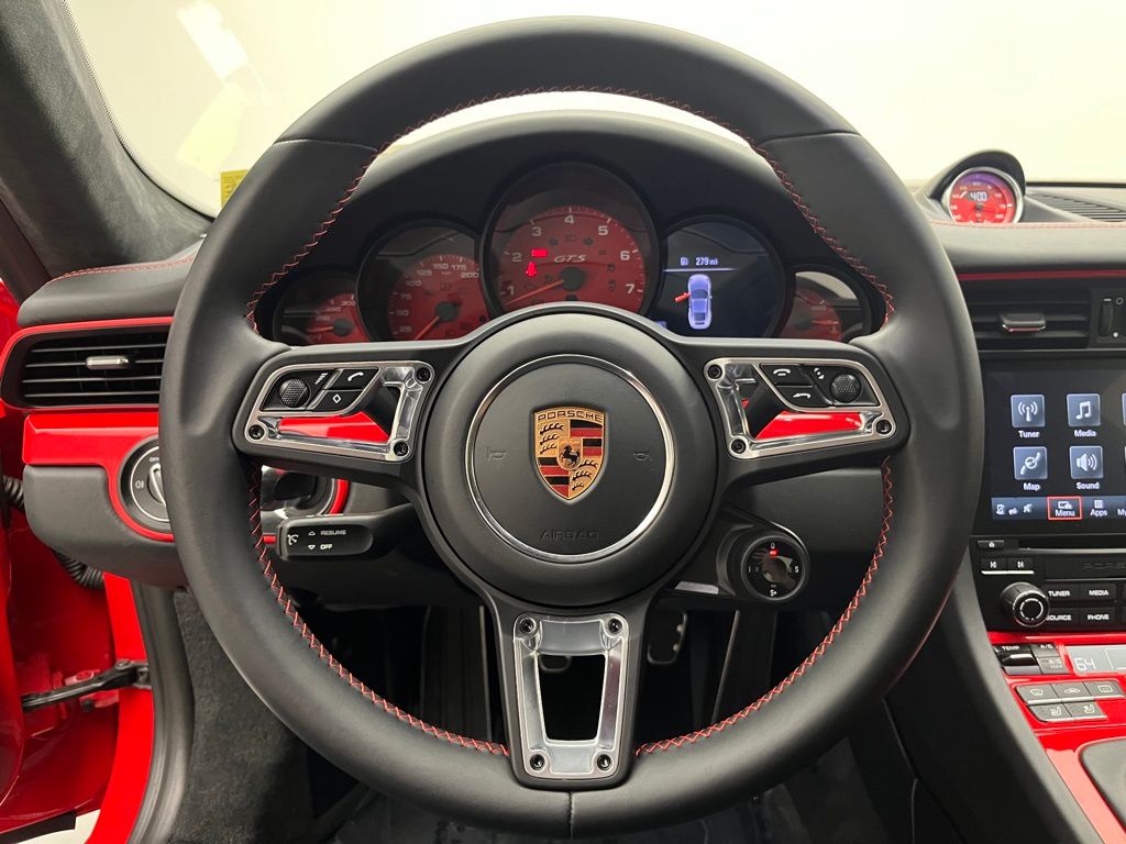 Thumbnail: 2018 Porsche 911 - 12