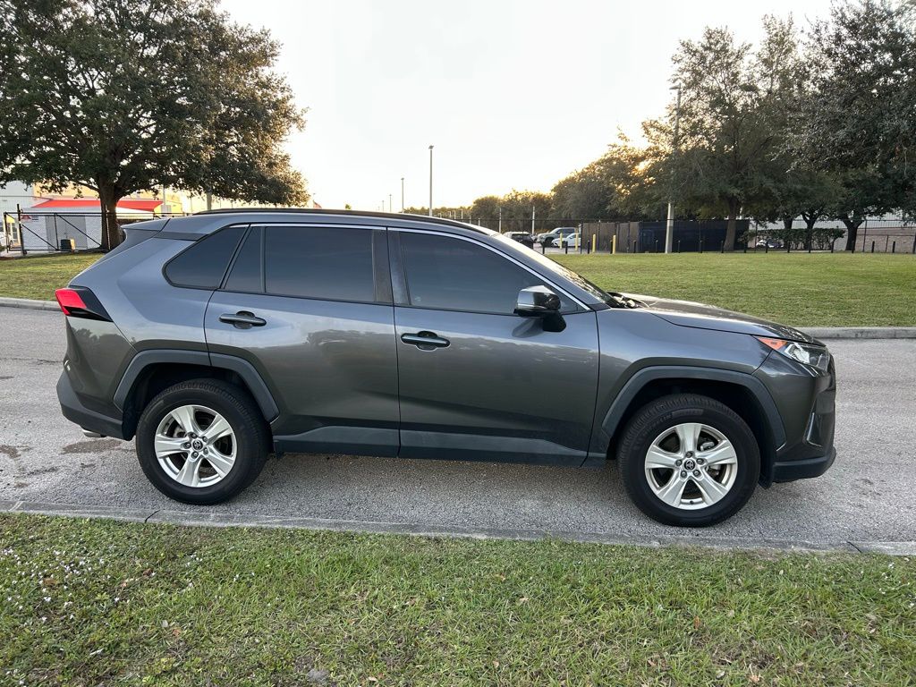 Thumbnail: 2021 Toyota RAV4 - 6