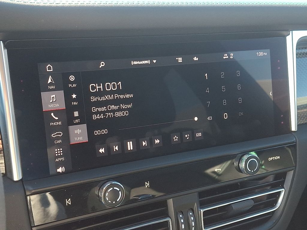 Thumbnail: 2022 Porsche Macan - 23