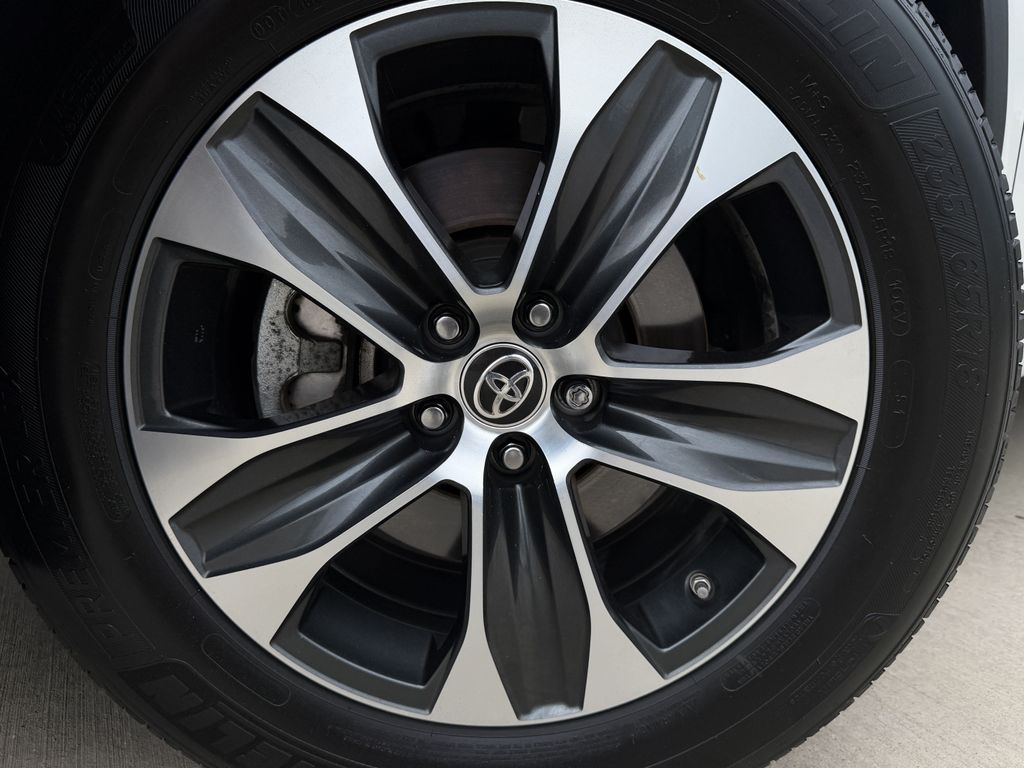 Used 2021 Toyota Highlander SUV