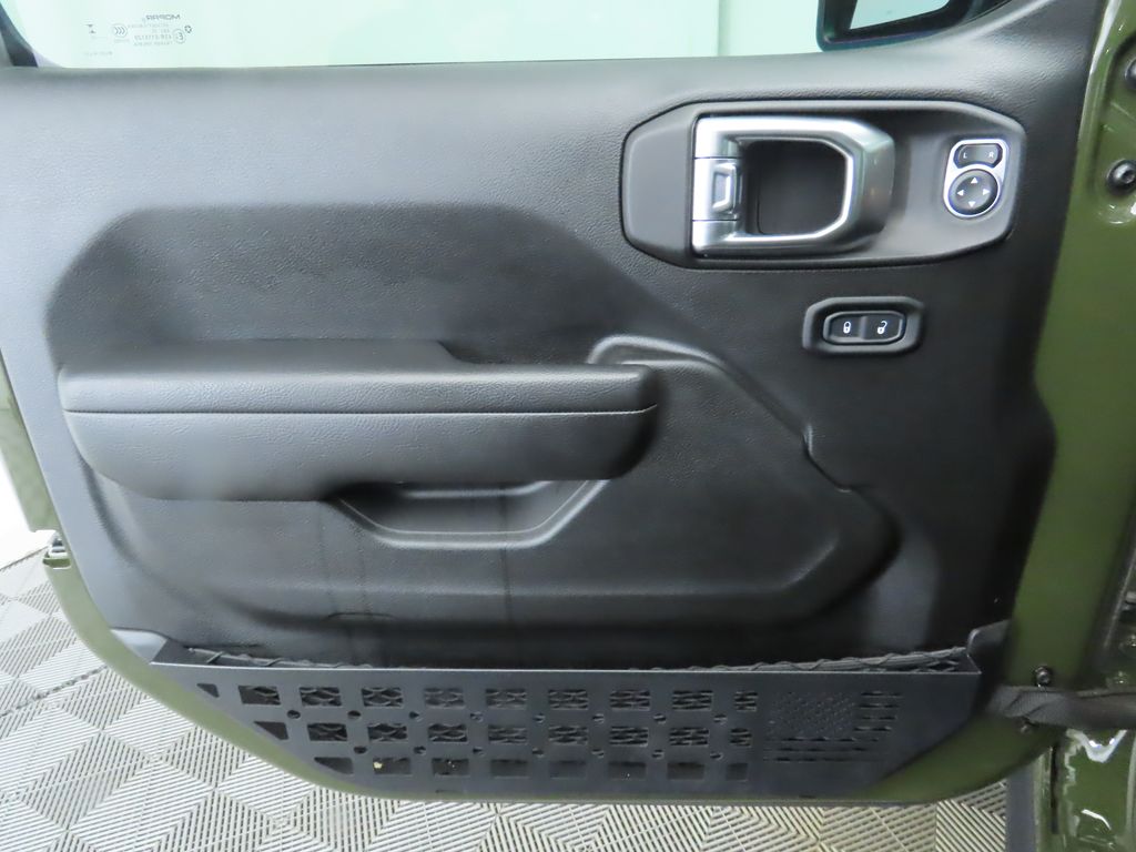 Thumbnail: 2023 Jeep Gladiator - 25