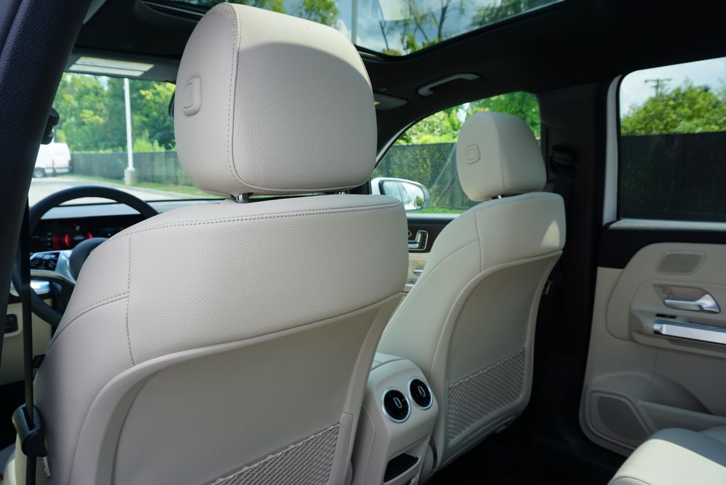 Thumbnail: 2025 Mercedes-Benz GLB - 15