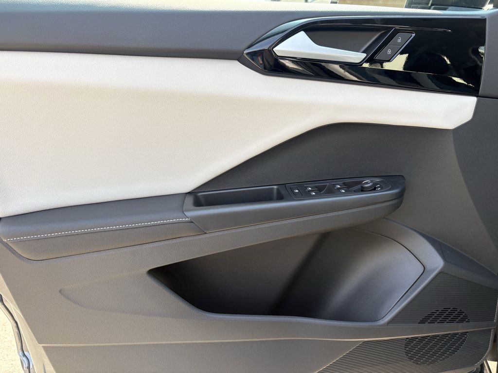 New 2025 Gray Volkswagen 1.5T SE image 10