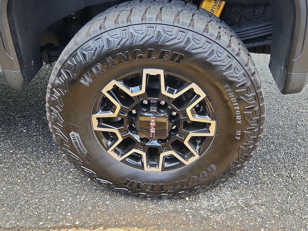 2024 GMC Sierra 2500 AT4X 8