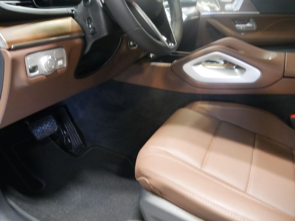 Thumbnail: 2026 Mercedes-Benz GLE - 19