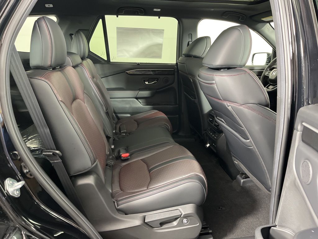 Thumbnail: 2025 Honda Pilot - 13