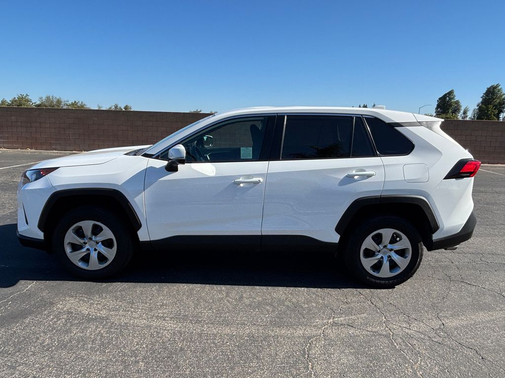 Thumbnail: 2022 Toyota RAV4 - 8