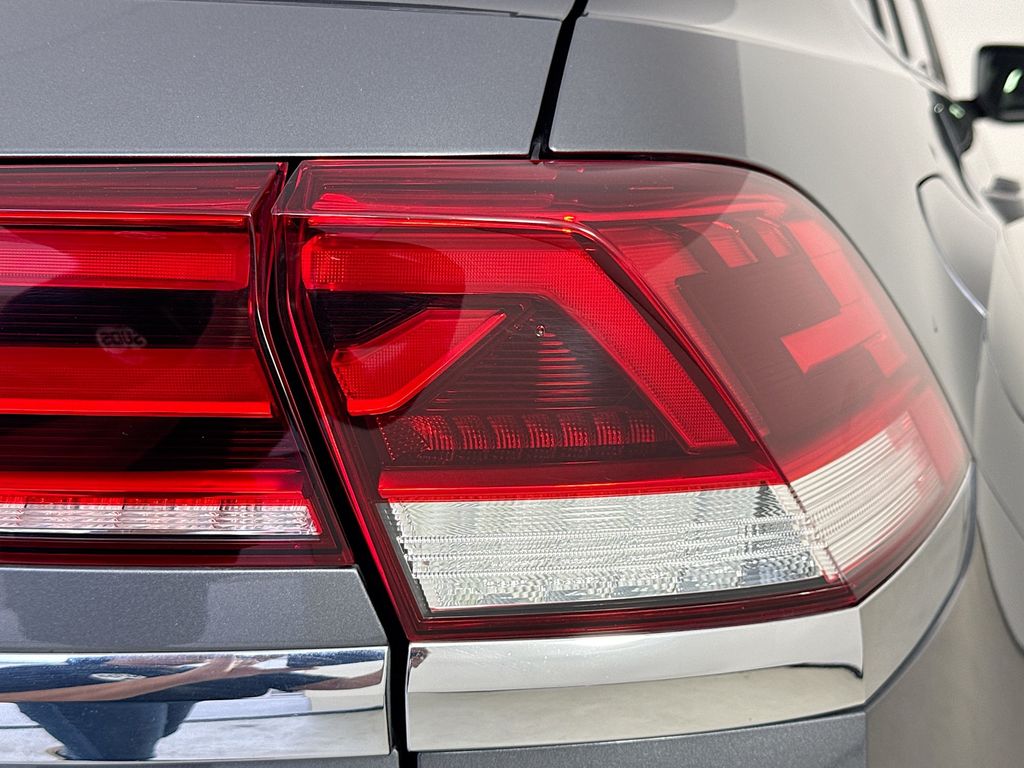 Used Car 2020 Volkswagen Atlas Cross Sport  3.6l V6 Sel R-line For Sale Under $20,000 In Austin, Texas