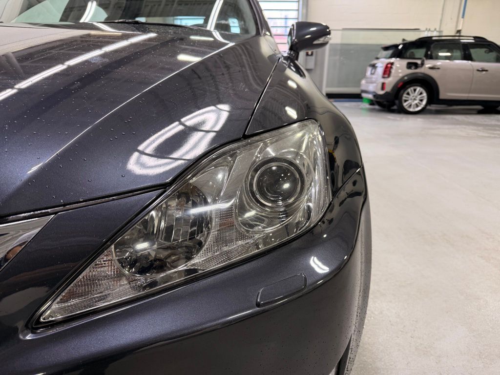 Thumbnail: 2010 Lexus IS - 9