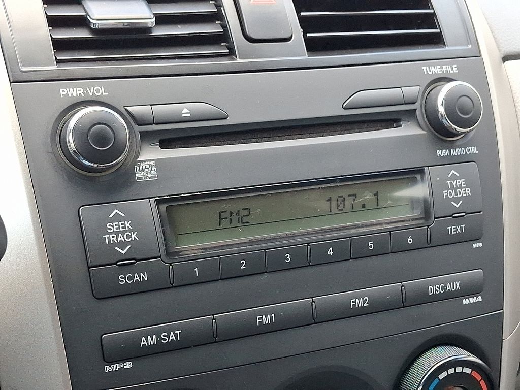Thumbnail: 2010 Toyota Corolla - 17