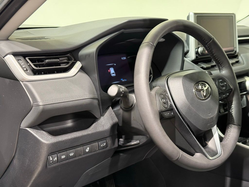 Thumbnail: 2023 Toyota RAV4 - 17