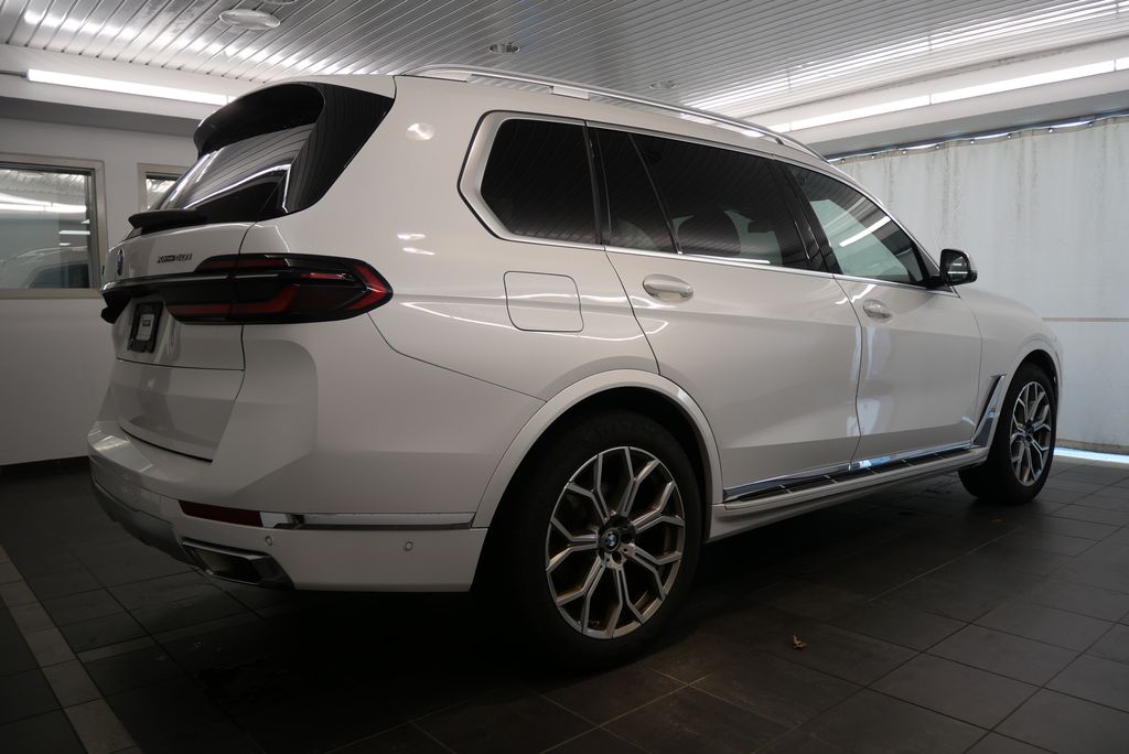 2023 BMW X7 xDrive40i 6