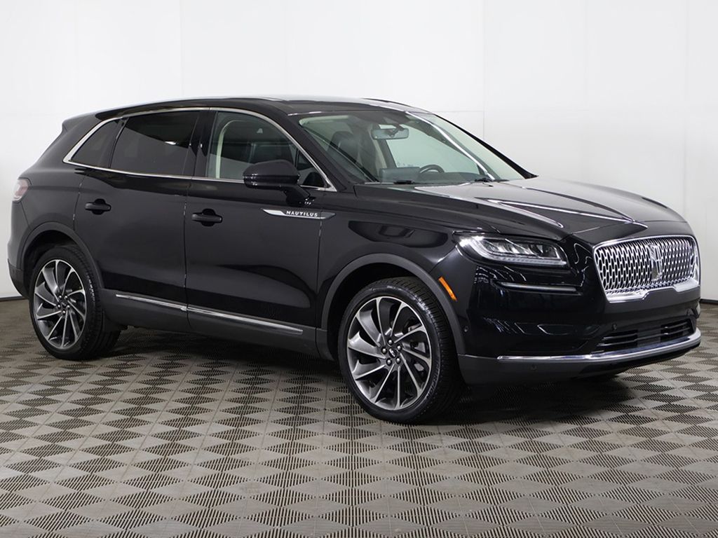 Used 2022 Black Lincoln Reserve image 2
