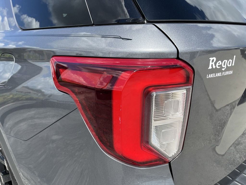 2021 Ford Explorer ST 11