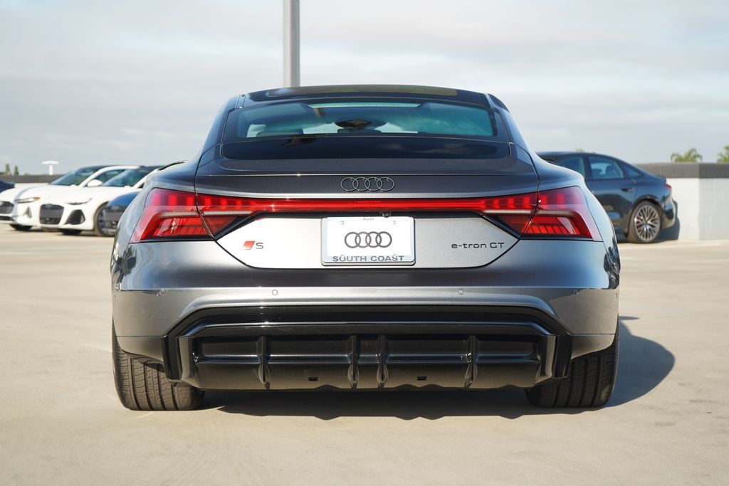 Thumbnail: 2026 Audi e-tron GT - 4
